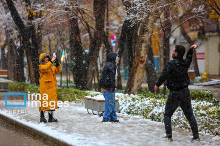 عکس خبری،بارش برف پاییزی در اصفهان