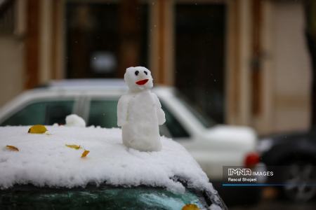 عکس خبری،بارش برف پاییزی در اصفهان