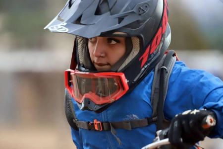 عکس خبری،مسابقات موتورسواری بانوان