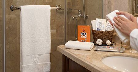 استفاده از حوله های یکبار مصرف در هتلها و هاستلها