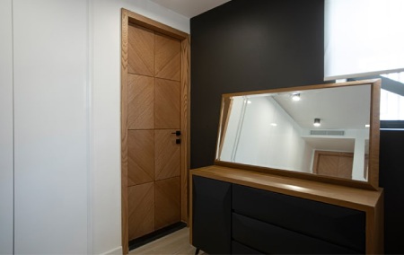 هماهنگی درب نئوکلاسیک با طراحی داخلی هماهنگی درب نئوکلاسیک با طراحی داخلی