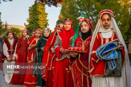عکس خبری،شب یلدا در آرامگاه حافظ