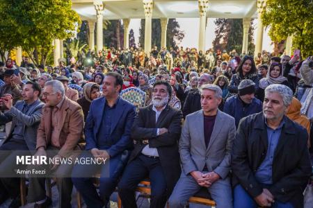 عکس خبری،شب یلدا در آرامگاه حافظ