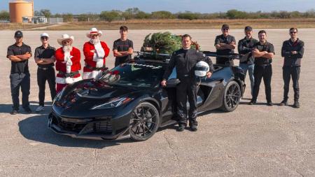 حمل درخت کریسمس با خودرو،اخبار گوناگون،خبرهای گوناگون