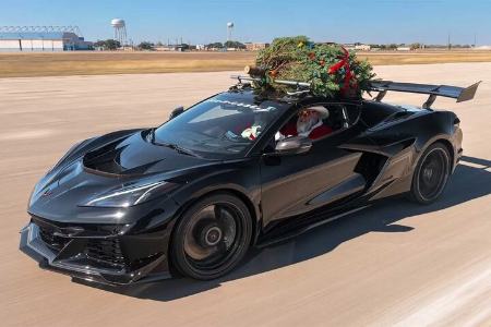 حمل درخت کریسمس با خودرو،اخبار گوناگون،خبرهای گوناگون