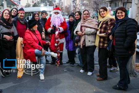 عکس خبری،خرید شب کریسمس و بابانوئل در تهران