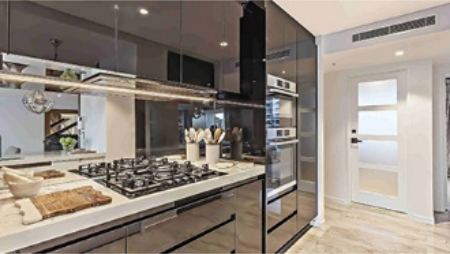 کابینت هایگلاس براق طوسی بدون دستگیره