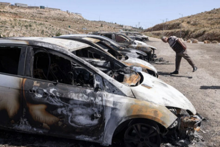 آتش زدن 7 خودروی فلسطینی از سوی شهرک نشینان اسرائیلی در یک شهرک صنعتی فلسطینی در کرانه باختری رود اردن/ خبرگزاری فرانسه عکسهای جالب,عکسهای جذاب,آتش زدن 7 خودروی فلسطینی از سوی شهرک نشینان اسرائیلی