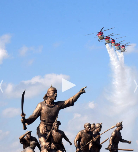 عکسهای جالب,عکسهای جذاب,پرواز بالگردها به مناسبت نودوسومین سالگرد تاسیس نیروی هوایی هند