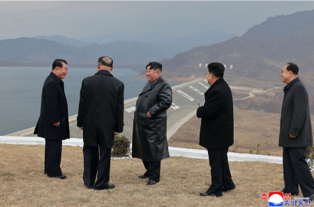 عکسهای جالب,عکسهای جذاب,بازدید رهبر کره شمالی از سد و نیروگاه تازه تکمیل شده