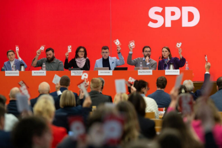 عکسهای جالب,عکسهای جذاب,رای گیری در کنفرانس سالانه حزب سوسیال دموکرات