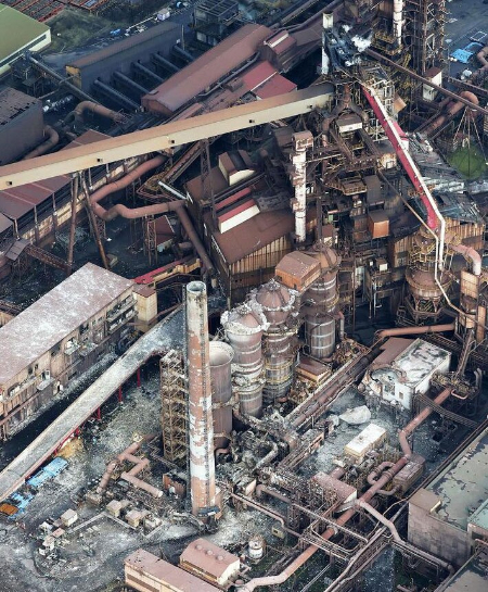 عکسهای جالب,عکسهای جذاب,خسارات گسترده آتش سوزی در کارخانه شرکت فولاد 