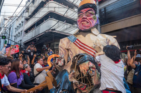 عکسهای جالب,عکسهای جذاب,تظاهرات مخالفان علیه رئیس جمهوری و معاون رئیس جمهوری فیلیپین در شهر مانیل 