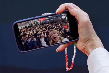 عکسهای جالب,عکسهای جذاب,سلفی جورجیا ملونی ، نخست وزیر ایتالیا