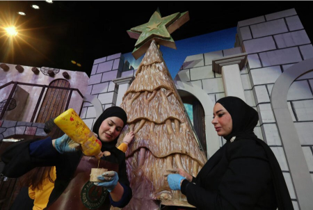 عکسهای جالب,عکسهای جذاب,درخت کریسمس ساخته شده از 2 تن صابون در شهر بیروت لبنان