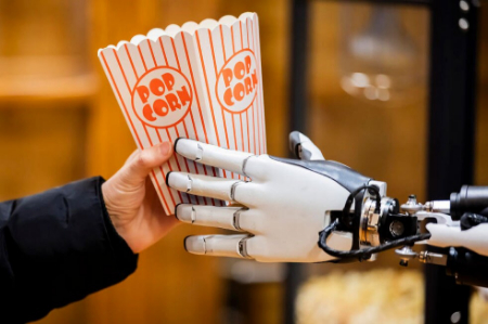 عکسهای جالب,عکسهای جذاب,ربات انسان‌نمای شرکت تسلا در مراسم رونمایی از محصولاتش 