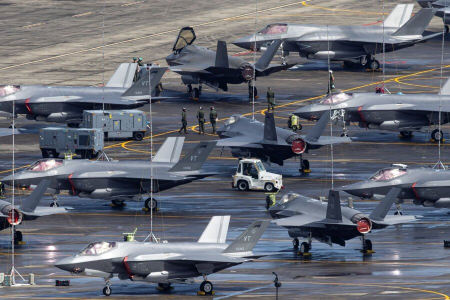 عکسهای جالب,عکسهای جذاب,جت های جنگنده آمریکا در پایگاه دریایی