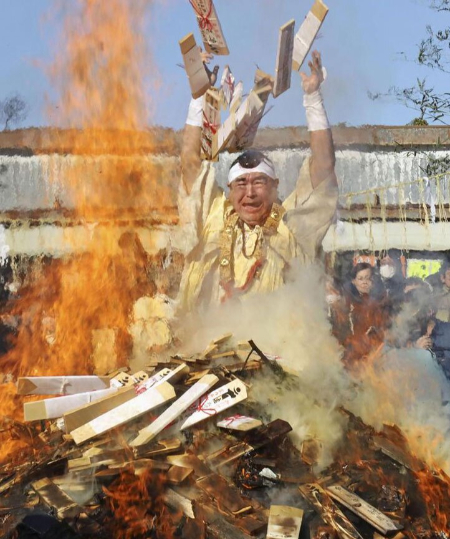 عکسهای جالب,عکسهای جذاب,یک راهب ژاپنی در مراسم 