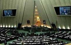 18 نماینده به احمدی‌نژاد تذکر کتبی دادند