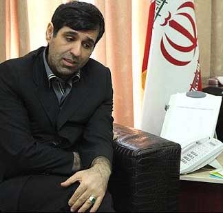 ملک زاده: هوشنگ امیراحمدی فرم شرکت در همایش را پر کرده بود