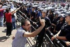 ارتش مصر بیانیه داد: خواسته های مردم قانونی است، شلیک نمی کنیم