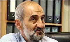 حسین شریعتمداری: هتک حرمت کار آدم های کم بصیرت است و گناه دارد