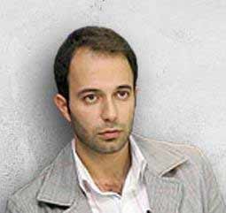 کامران نجف‌زاده از فرانسه اخراج شد