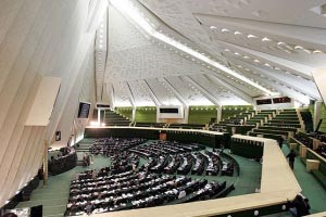 رای نمایندگان مردم به حقوق مادام​العمر مسئولان دولتی