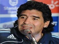 استقبال مارادونا از مربيگري تيم ملي امارات
