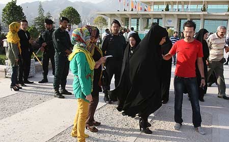 برخورد با بدحجابي , برج میلاد