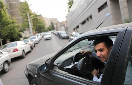 عادل فردوسی‌پور  , مجری برنامه تلویزیونی نود