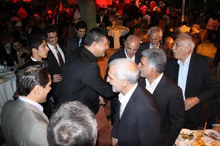 علي پروين , نيمكت پرسپوليس 
