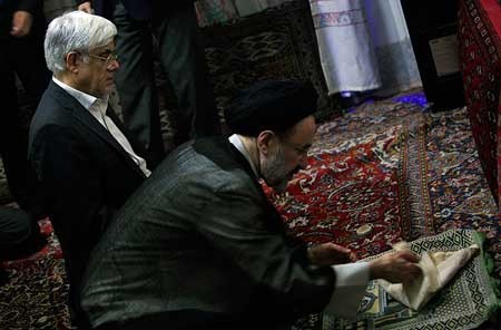مراسم افطار , عکس یادگاری با خاتمی 