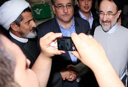 مراسم افطار , عکس یادگاری با خاتمی 