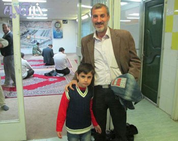حاجی مایلی و نوه اش, عکس حاجی مایلی و نوه اش