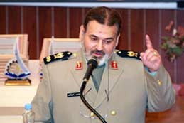 سردار فیروزآبادی, تحویل پرچم و نماد ملی کشور از سوی احمدی‌نژاد به مشایی