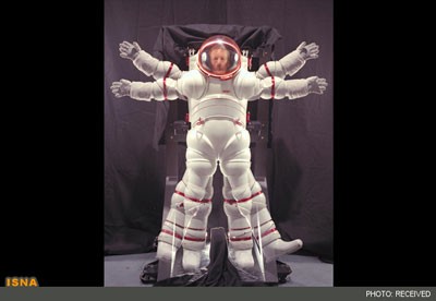 لباس فضانوردان شاتل , تصاویر لباس فضانوردان شاتل
