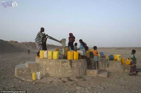 تصاویری از تجارت باستانی نمک در بی رحم ترین سرزمین دنیا