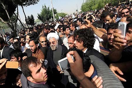  حسن روحانی, تشییع پیکر آیت الله طاهری اصفهانی