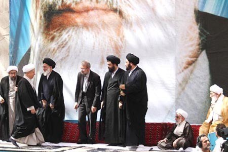 مواجهه جنتی و هاشمی در سالگرد امام