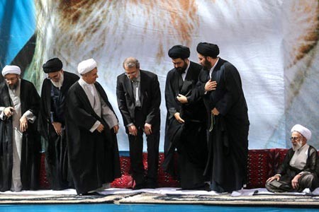 مواجهه جنتی و هاشمی در سالگرد امام