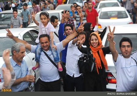 صعود ایران به جام جهانی,شادی مردم پس از راهیابی تیم ملی کشورمان به جام جهانی 
