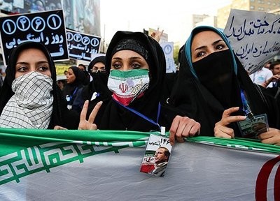 زنان و تبلیغات انتخاباتی