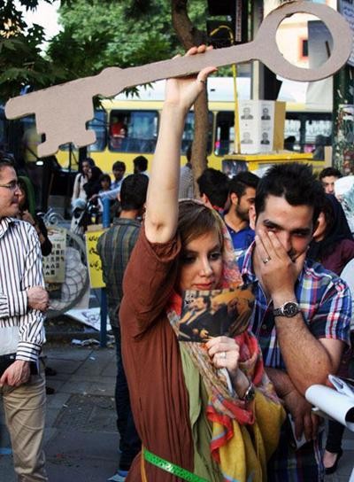 زنان و تبلیغات انتخاباتی