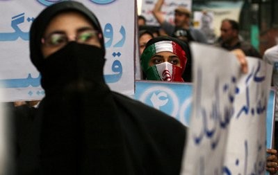 زنان و تبلیغات انتخاباتی