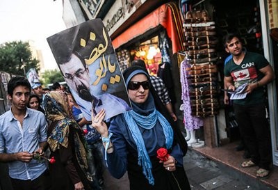 زنان و تبلیغات انتخاباتی
