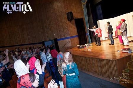 مهدی مهدوی کیا,مهدوی کیا در کنار بازیگران,تجلیل از مهدوی کیا روی سن تئاتر