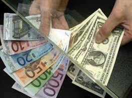 کاهش قیمت پوند,کاهش قیمت  یورو,واکنش بازار ارز به انتخاب روحانی