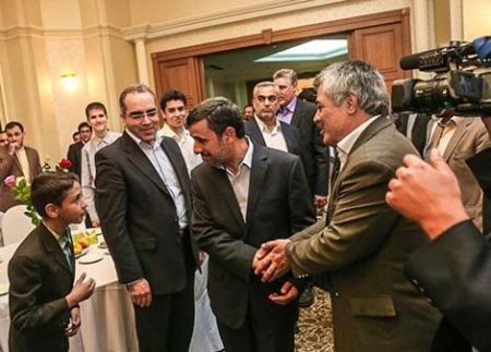 شکایت از سفر خانوادگی احمدی نژاد به روسیه