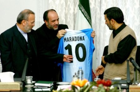 عاشقان محمود احمدی‌نژاد,تصاویرعاشقان محمود احمدی‌نژاد,محبوبیت احمدی نژاد در دنیا